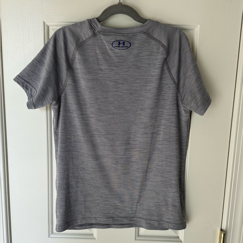 Under Armour Grey HeatGearShirt with Blue Logo Boys Size Youth Medium - Picture 6 of 6